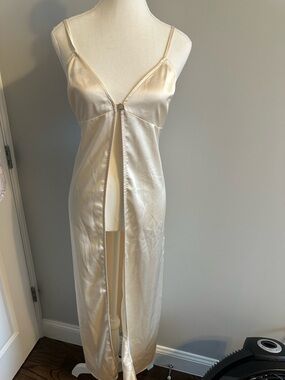 Silky Ivory Long Slip Top with Front Keyhole